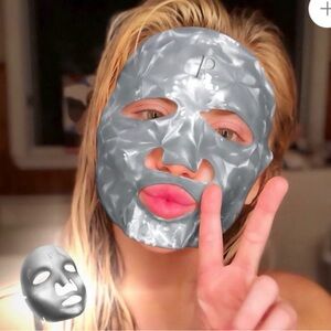 PREDIRE PARIS Platinum Collagen Cell Renewal Reusable Facial Mask - Retail $300